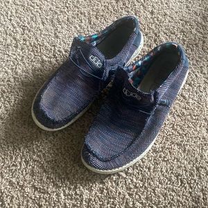 Men’s Hey Dude size 14